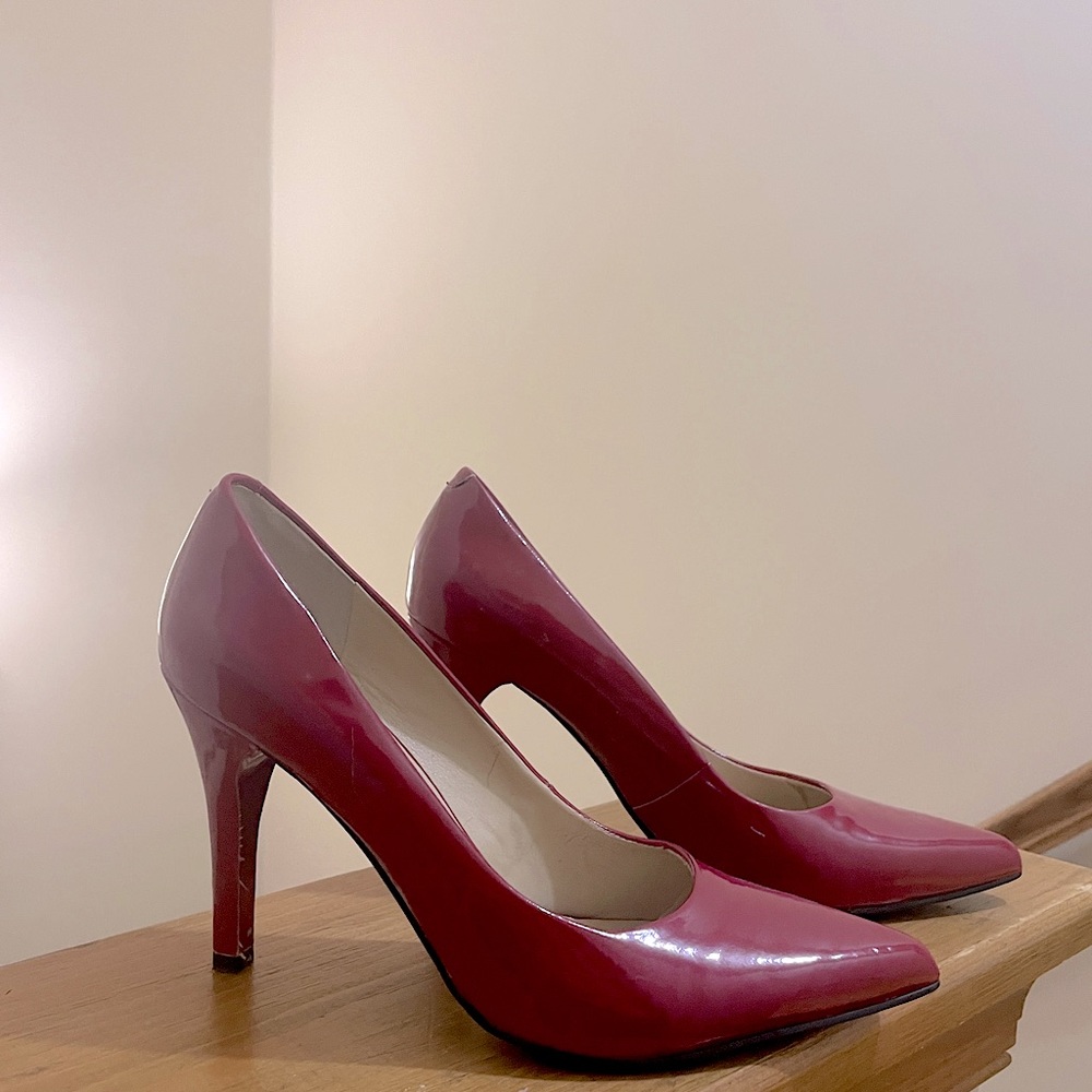 Nine West red shiny leather heels